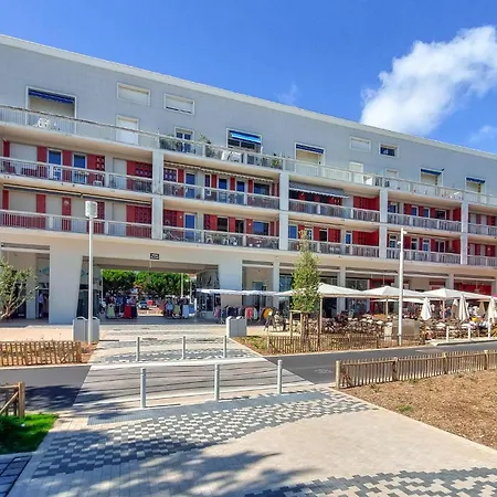 Apartment 2 Bedroom Awesome In *